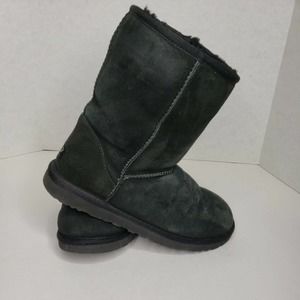 UGG AUSTRALIA Woman's Black Classic Short II S/N 5825 Boots Size US 9‎